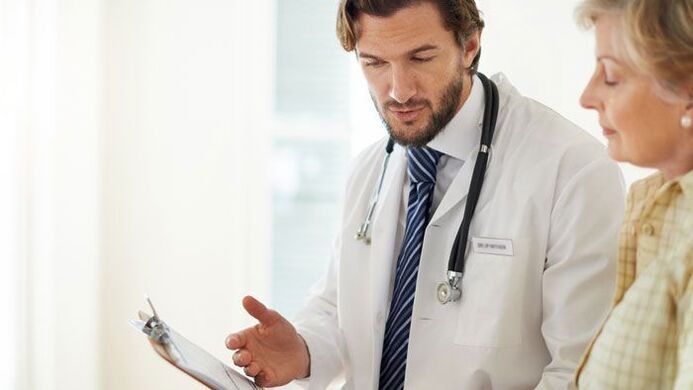 babae sa appointment ng doktor